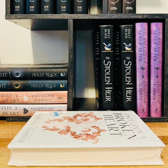 Owlcrate Exclusive Signed Edition Once Upon A Broken Heart by Stephanie Garber - Picture 5 of 7